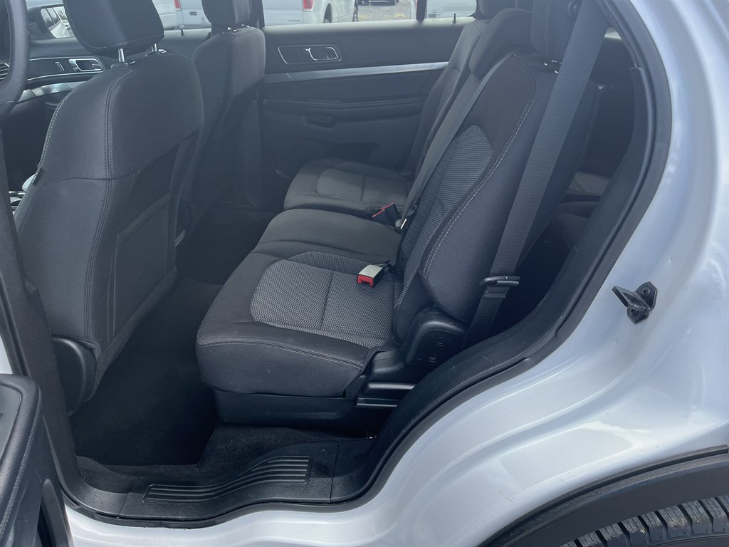 2018 Ford Explorer - $15,995