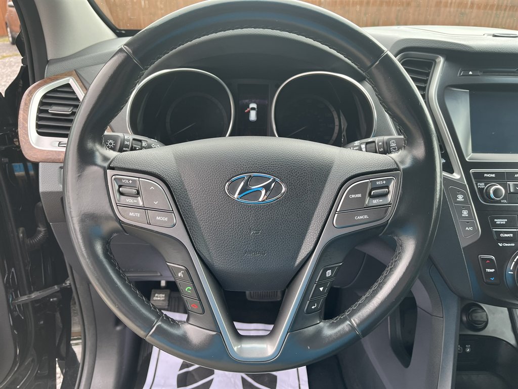 2019 Hyundai Santa Fe Xl - $17,995