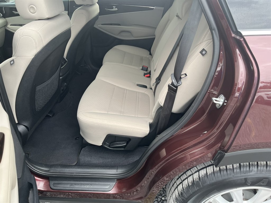 2019 Kia Sorento - $13,995