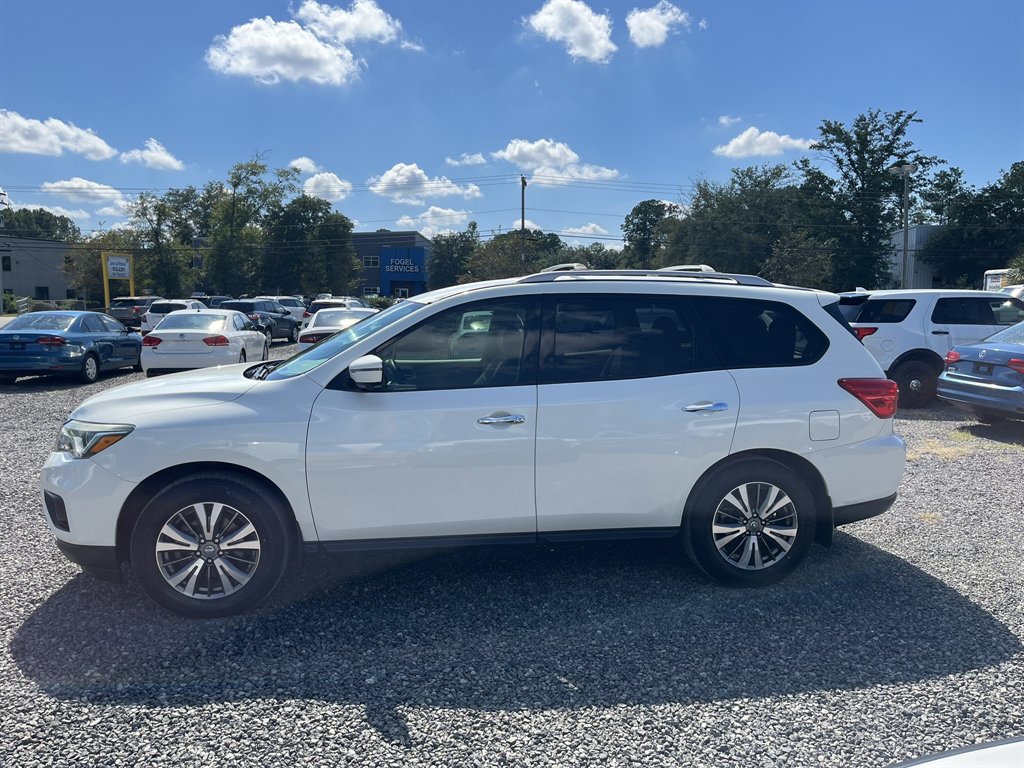 2018 Nissan Pathfinder - $13,995