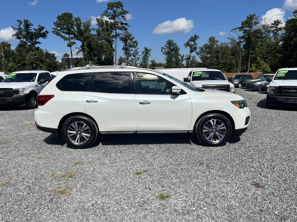 2018 Nissan Pathfinder - $13,995