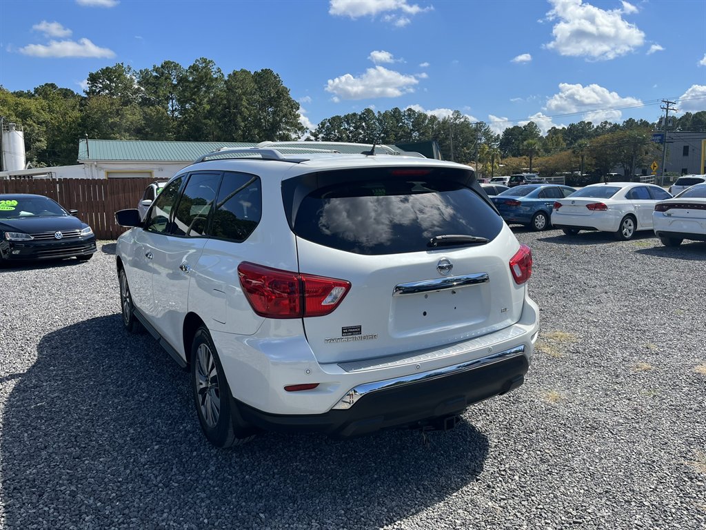 2018 Nissan Pathfinder - $13,995