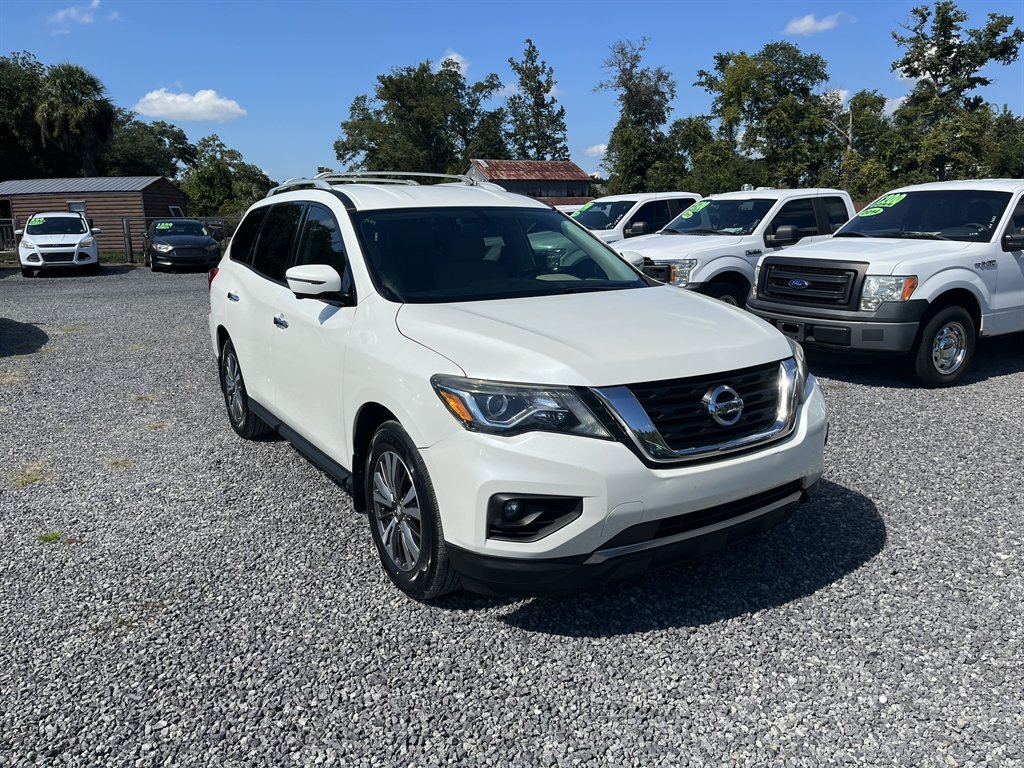 2018 Nissan Pathfinder - $13,995