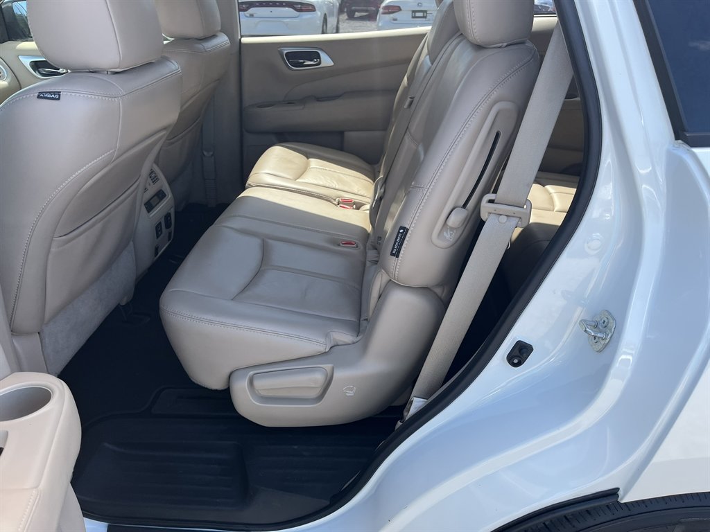 2018 Nissan Pathfinder - $13,995