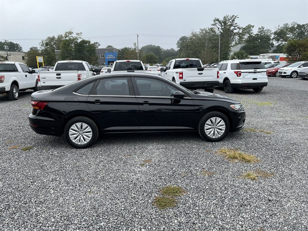 2019 Volkswagen Jetta - $13,995