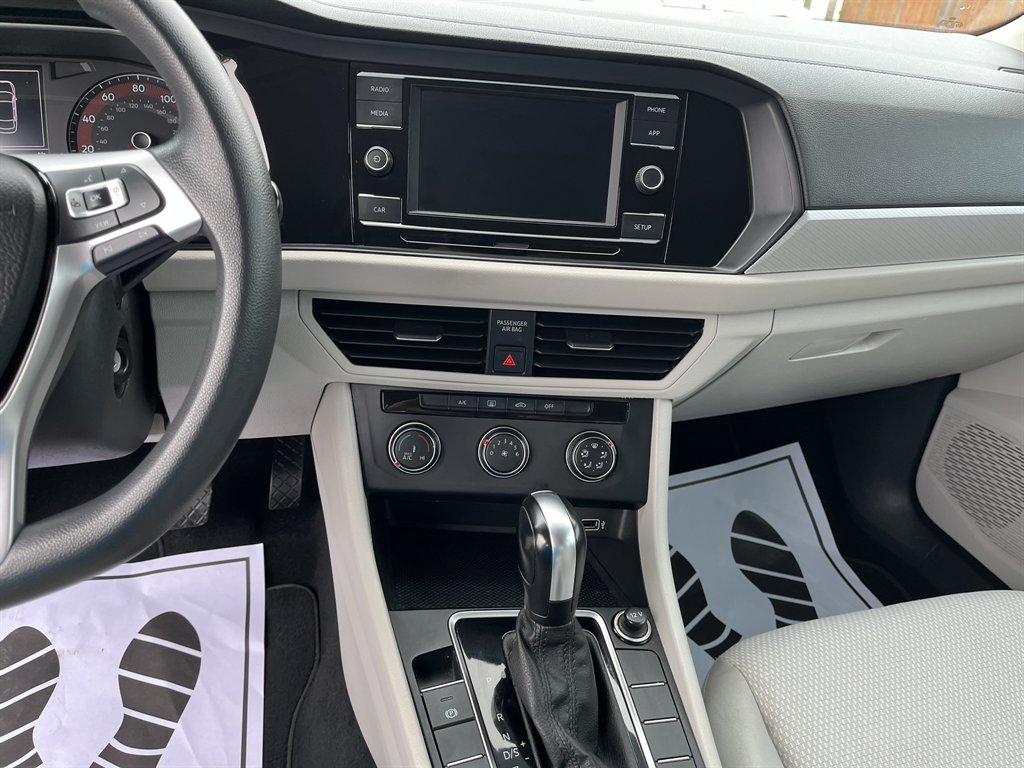 2019 Volkswagen Jetta - $13,995