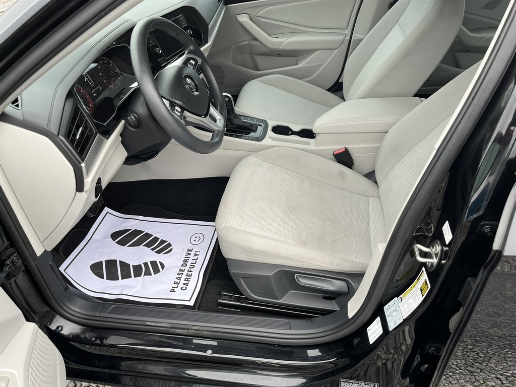 2019 Volkswagen Jetta - $13,995