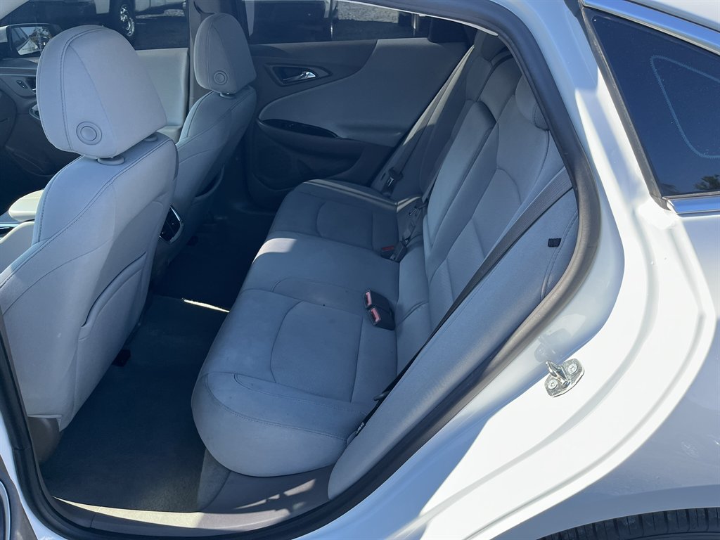 2019 Chevrolet Malibu - $15,995