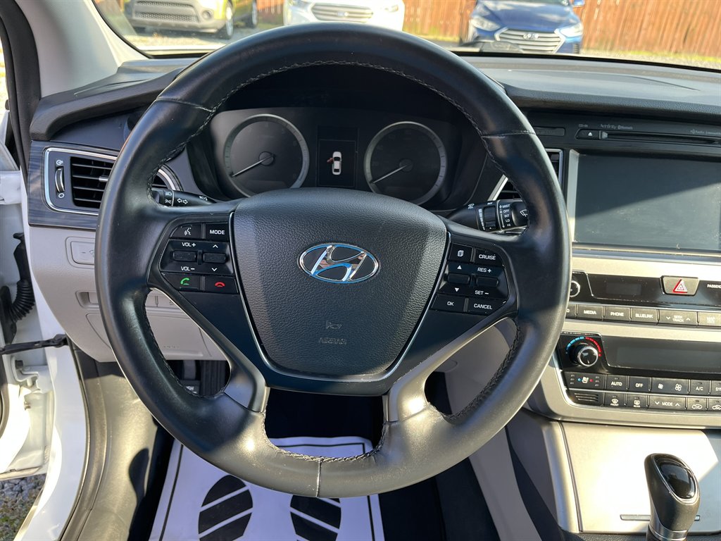 2017 Hyundai Sonata - $12,995