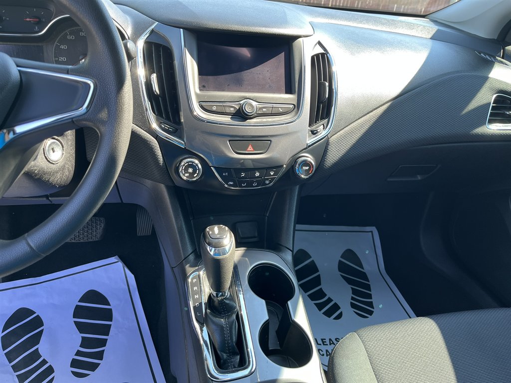 2019 Chevrolet Cruze - $11,995