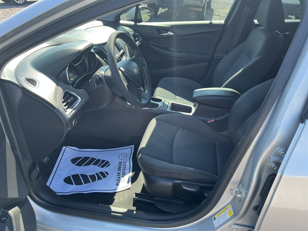2019 Chevrolet Cruze - $11,995