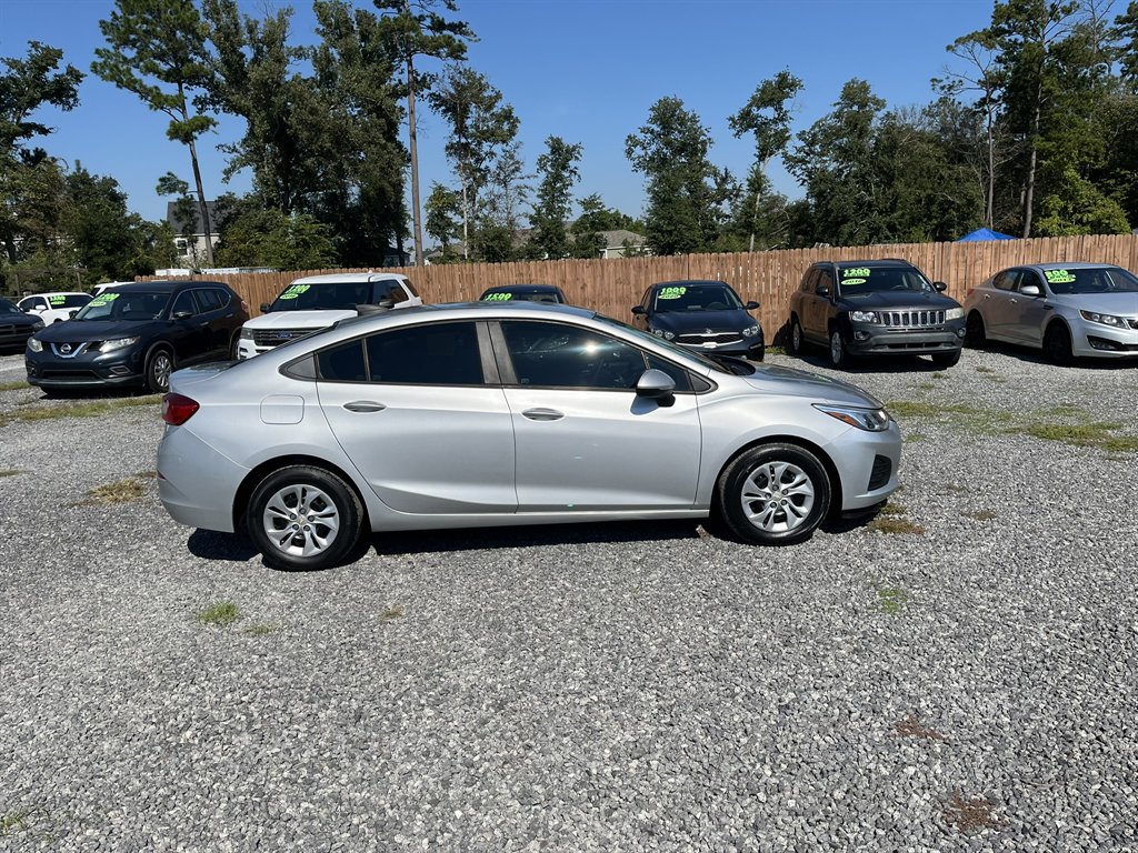2019 Chevrolet Cruze - $11,995