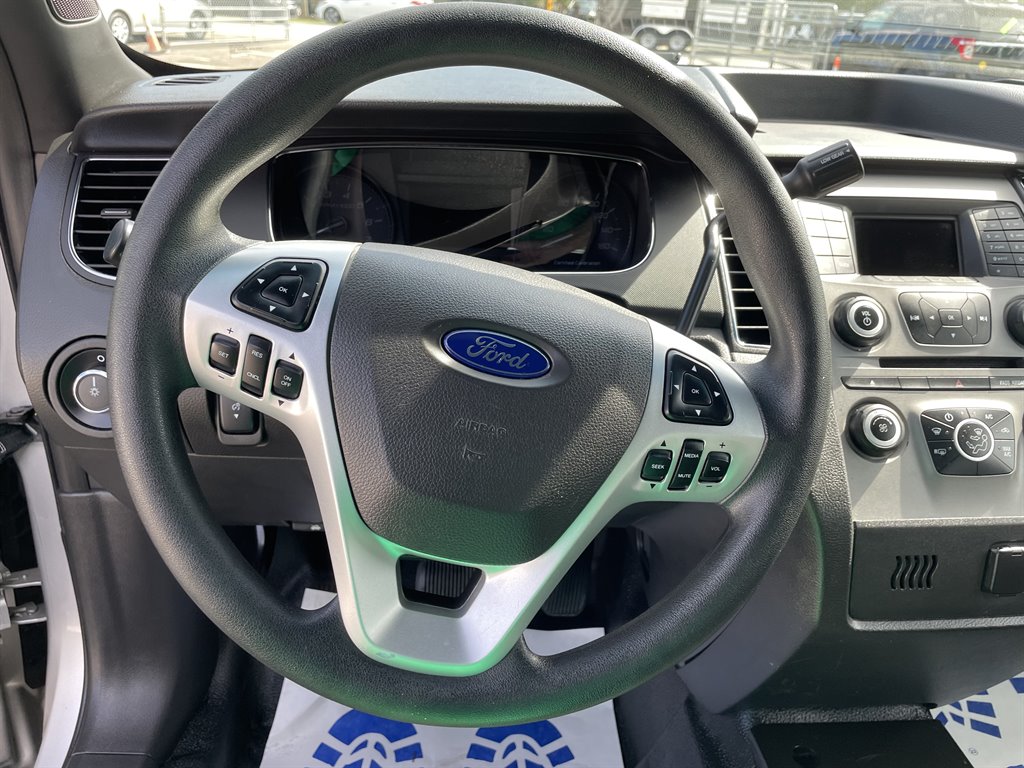 2016 Ford Taurus SEL photo