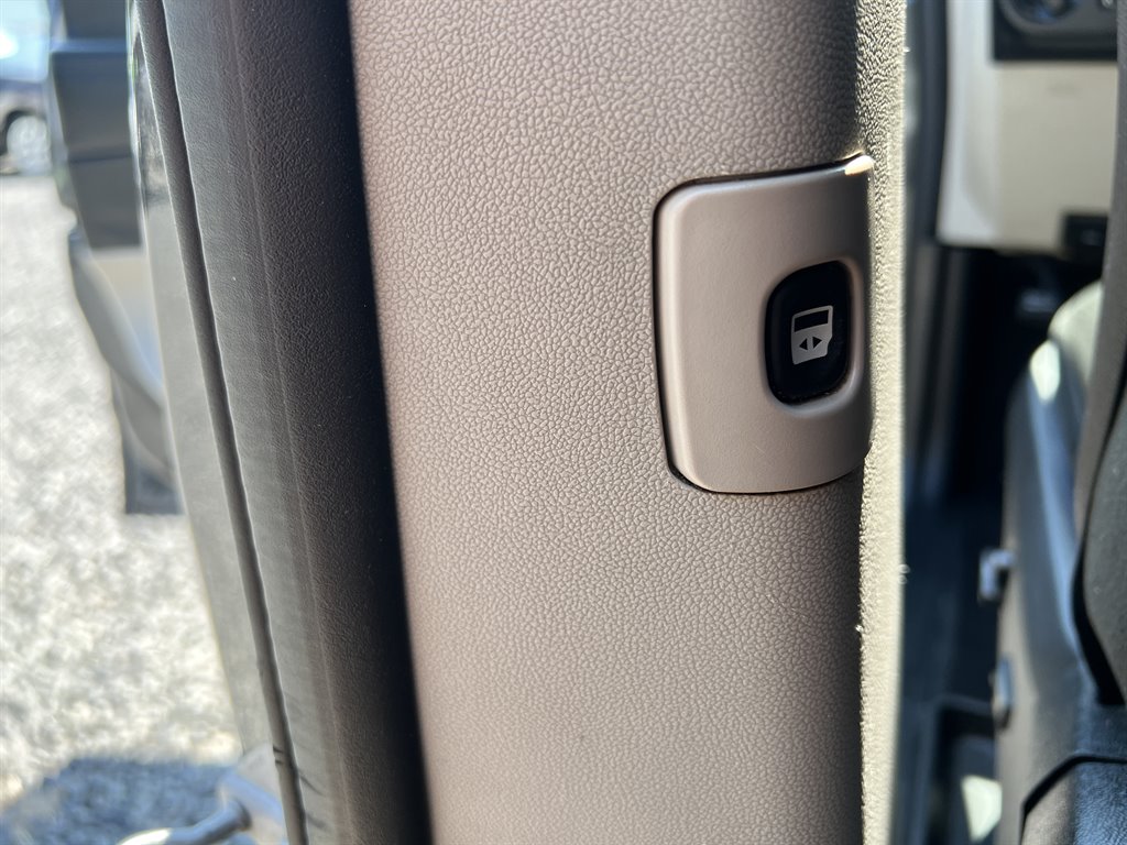 2016 Dodge Grand Caravan SXT photo