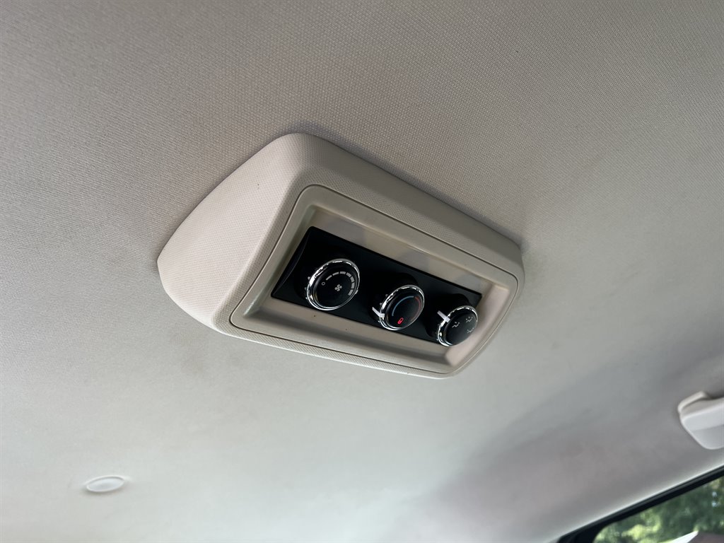2016 Dodge Grand Caravan SXT photo