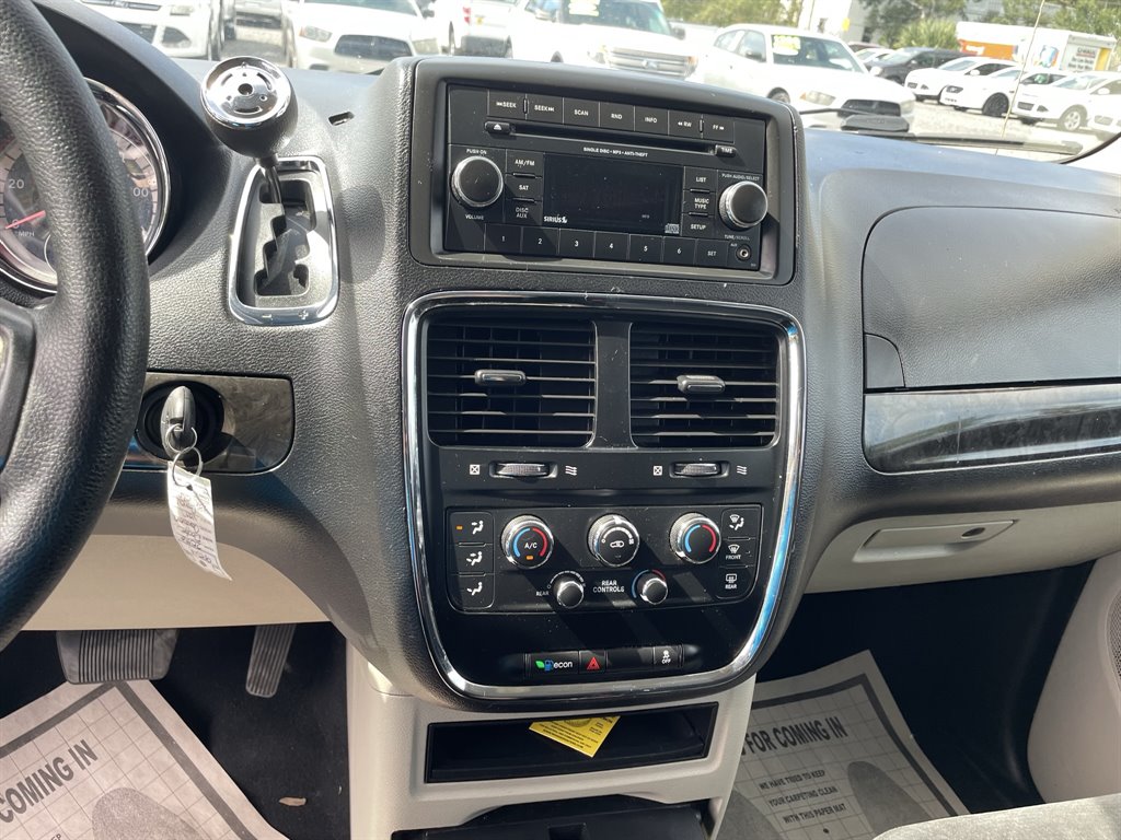 2016 Dodge Grand Caravan SXT photo