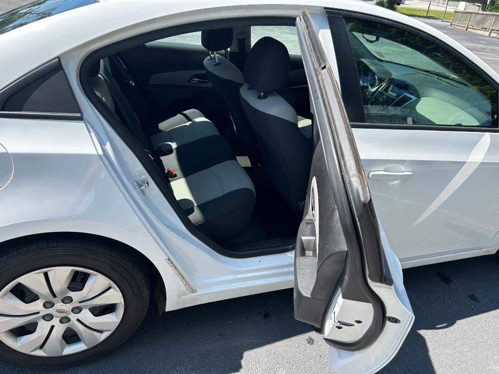2015 Chevrolet Cruze - $6,995