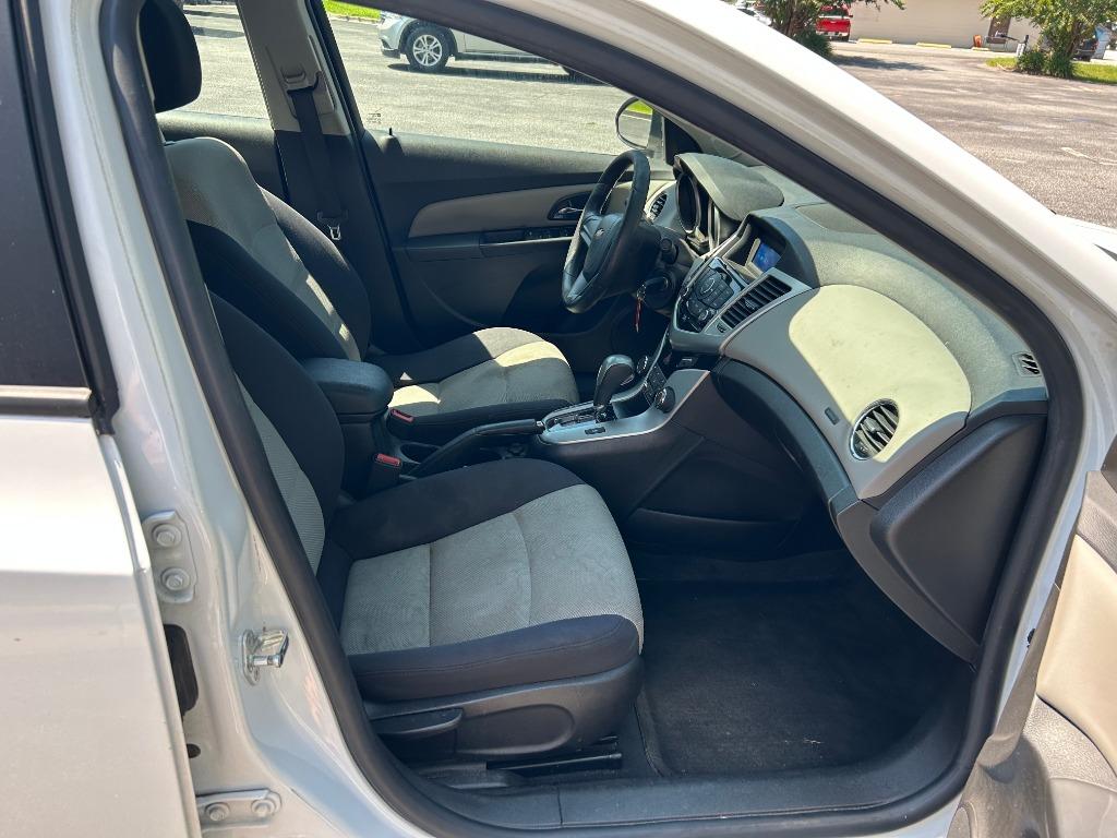 2015 Chevrolet Cruze - $6,995