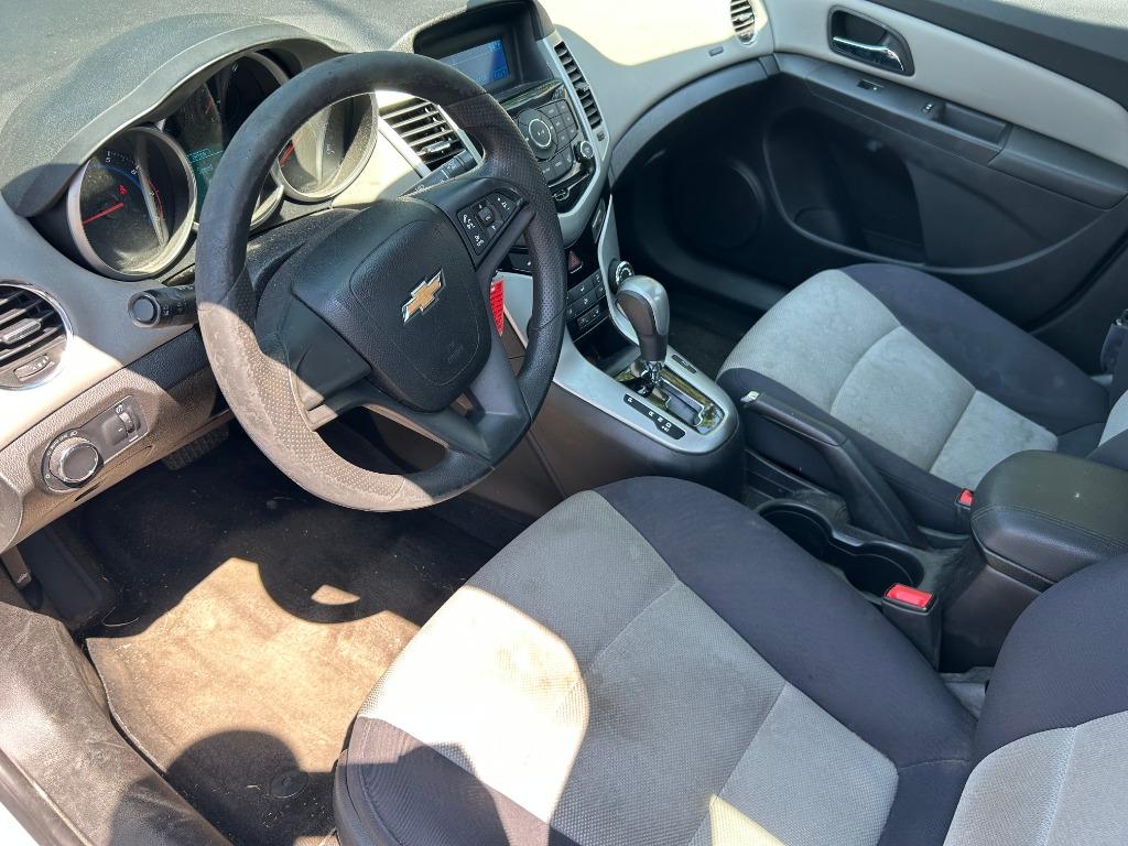 2015 Chevrolet Cruze - $6,995