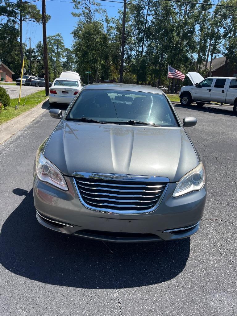 2013 Chrysler 200 - $5,995
