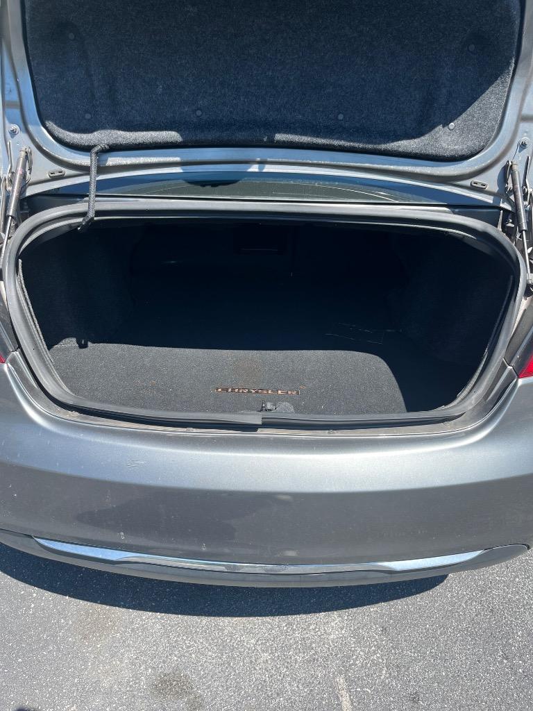 2013 Chrysler 200 - $5,995