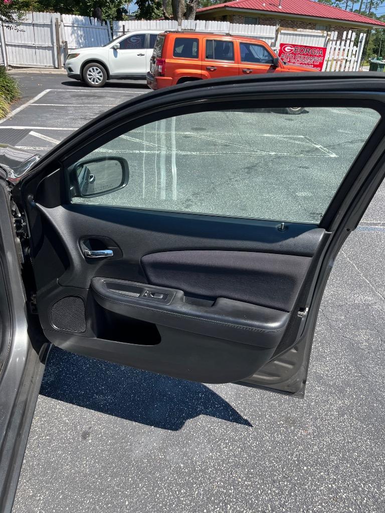 2013 Chrysler 200 - $5,995