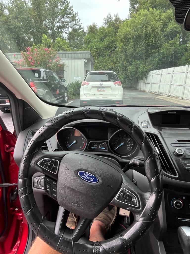 2017 Ford Escape SE photo