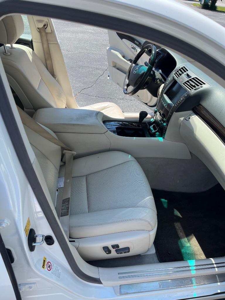 2009 Lexus LS - $8,995