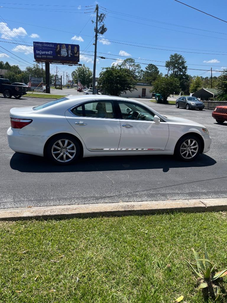 2009 Lexus LS - $8,995
