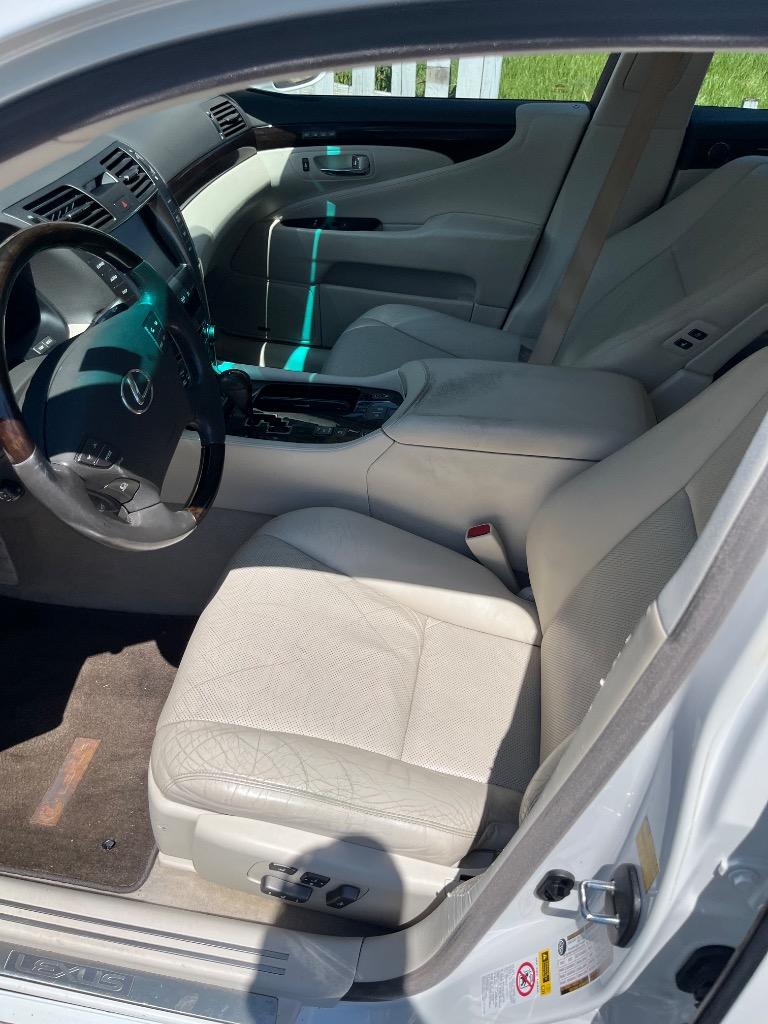 2009 Lexus LS - $8,995