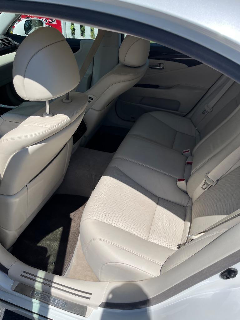 2009 Lexus LS - $8,995