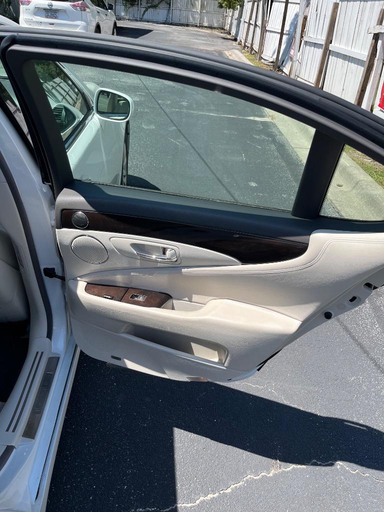 2009 Lexus LS - $8,995