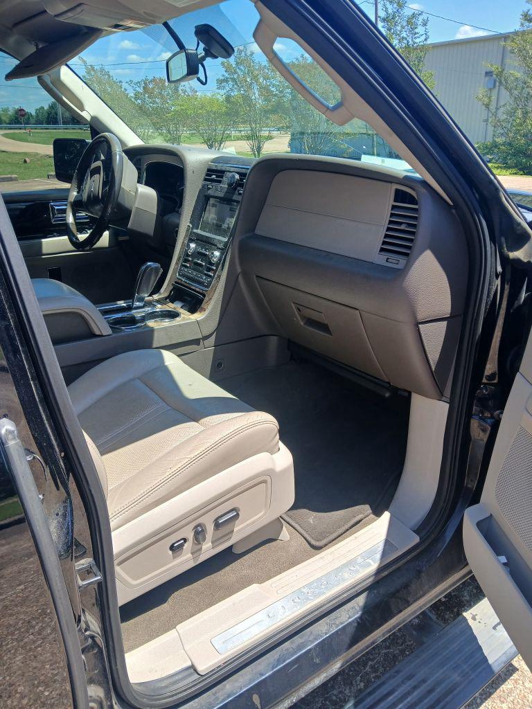2016 Lincoln Navigator - $7,500