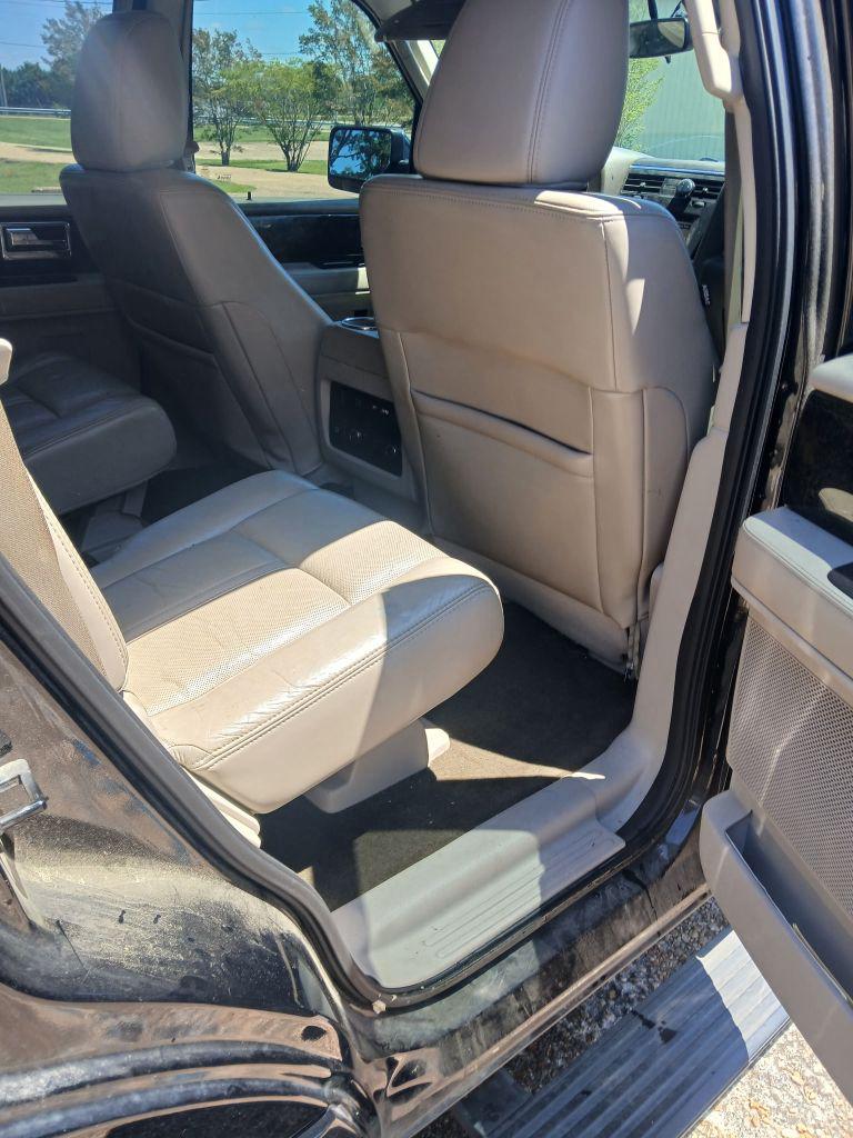 2016 Lincoln Navigator - $7,500