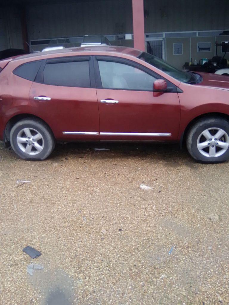2013 Nissan Rogue S photo
