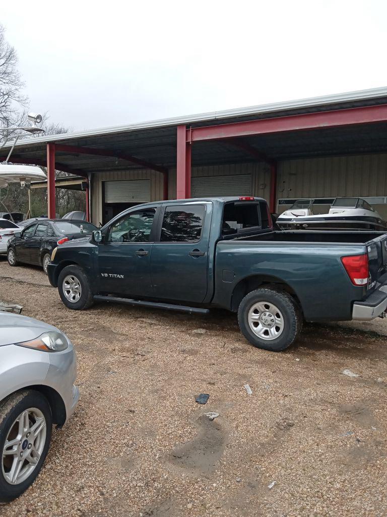 2005 Nissan Titan XE photo