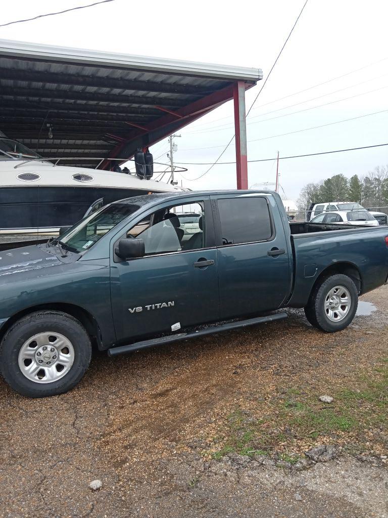 2005 Nissan Titan XE photo
