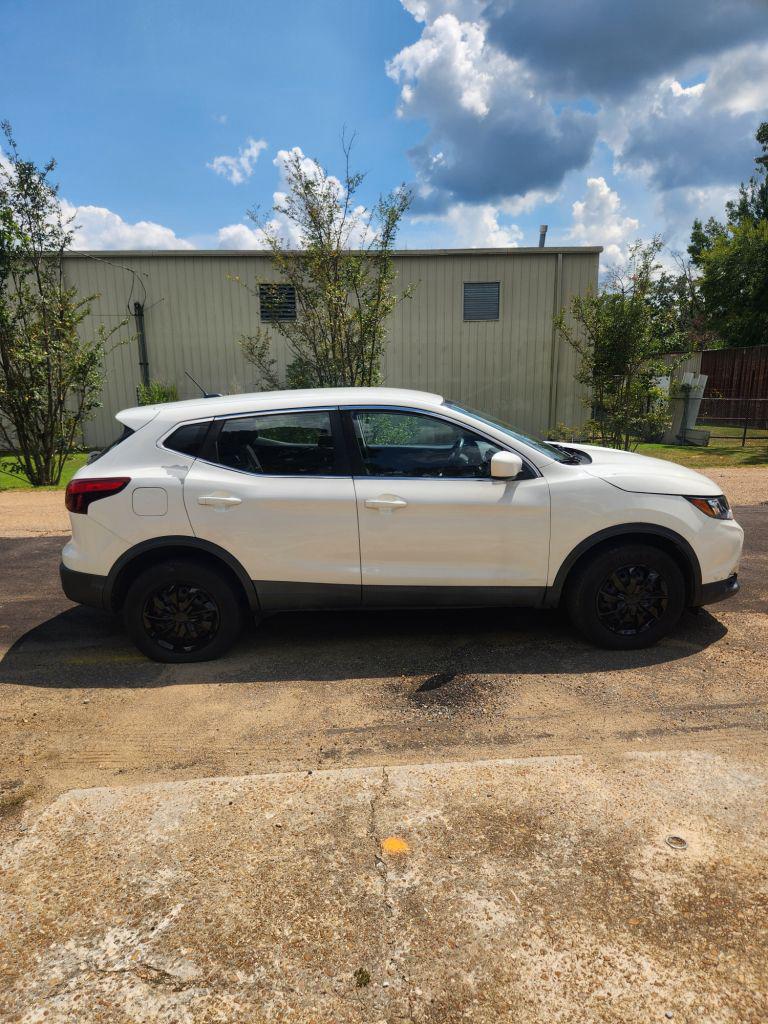 2018 Nissan Rogue - $7,999