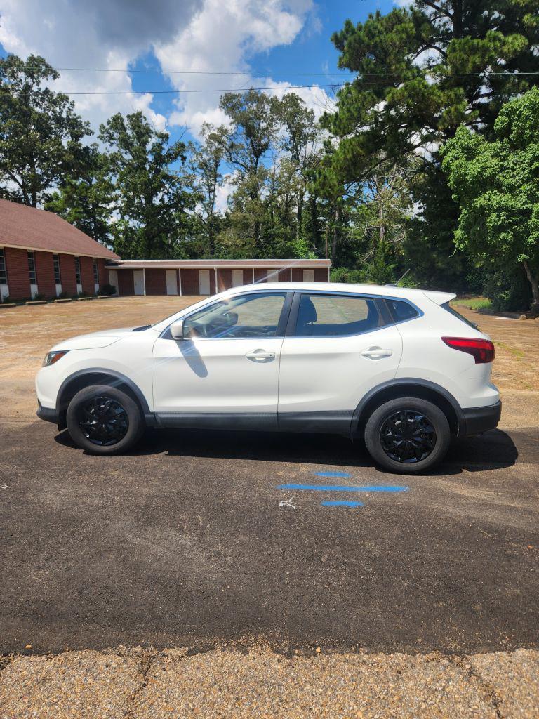 2018 Nissan Rogue - $7,999