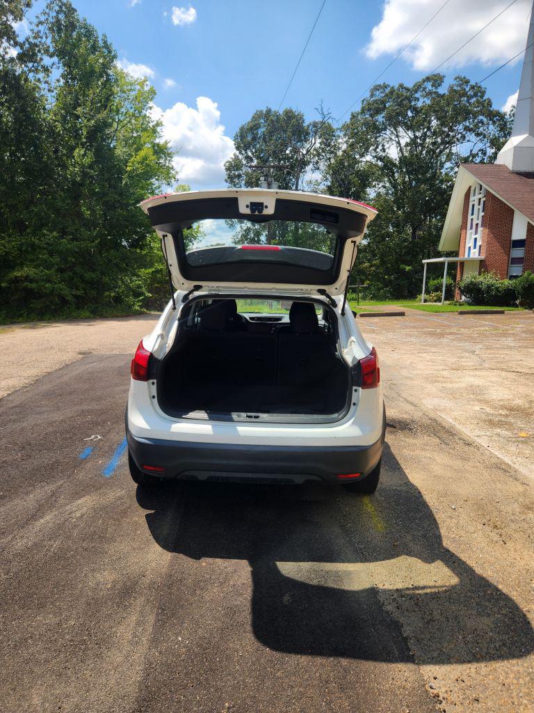 2018 Nissan Rogue - $7,999