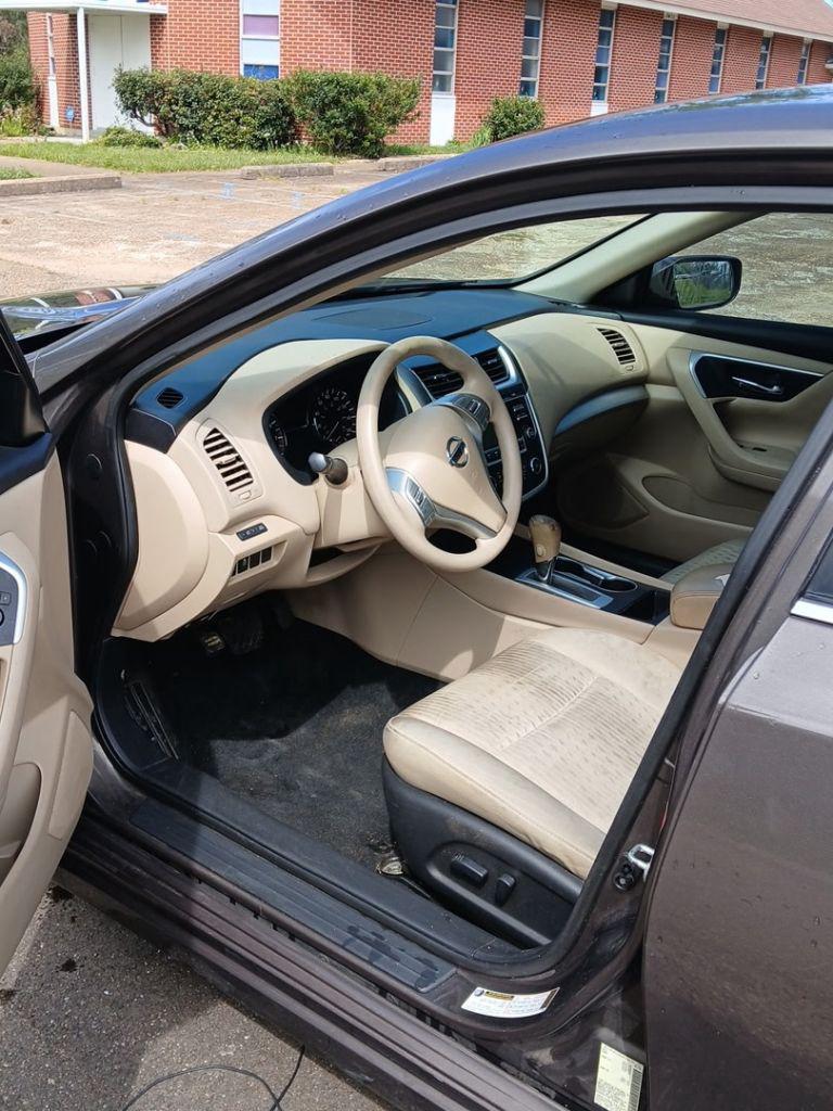 2016 Nissan Altima - $5,999