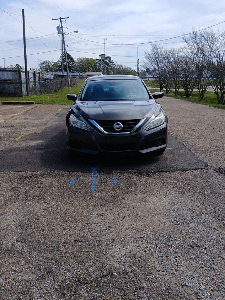 2016 Nissan Altima - $5,999