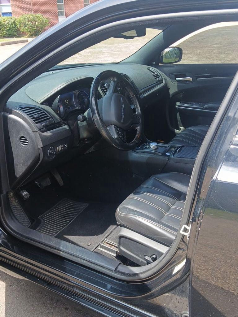 2019 Chrysler 300 - $11,500