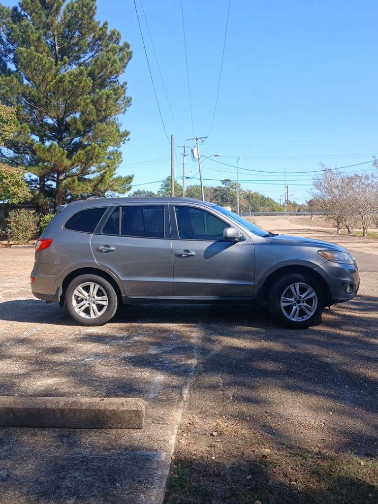 2012 Hyundai Santa Fe - $4,999