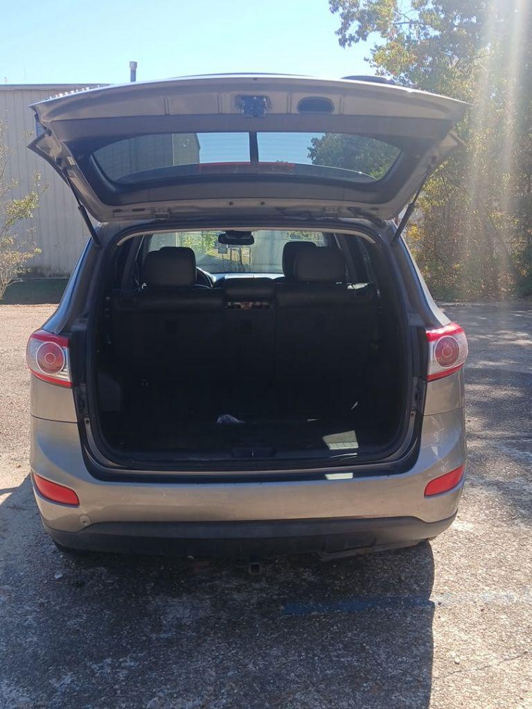 2012 Hyundai Santa Fe - $4,999