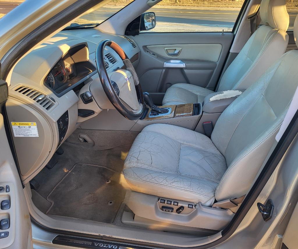 2004 Volvo XC90 - $5,995