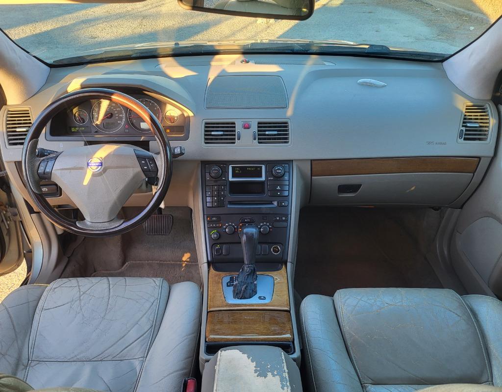 2004 Volvo XC90 - $5,995