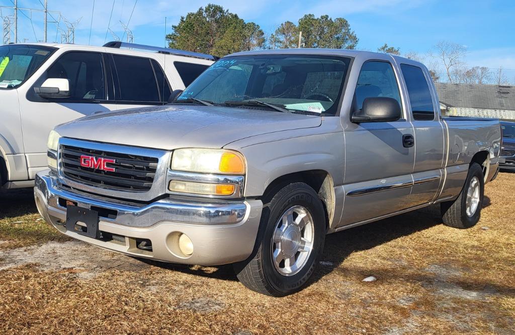2004 GMC Sierra 1500 Work Truck photo