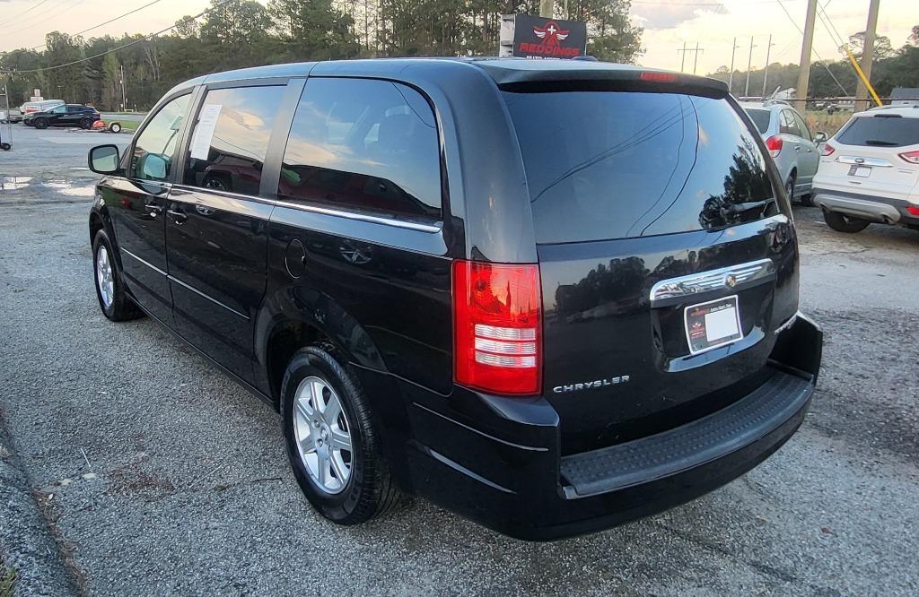 2010 Chrysler Town & Country - $5,995
