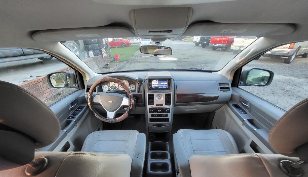 2010 Chrysler Town & Country - $5,995